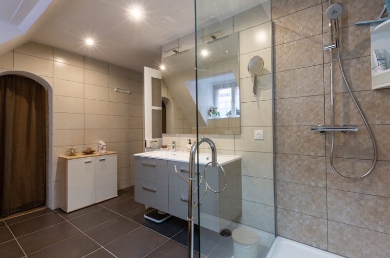 Salle de bain renovee douche